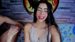 Play Latina Slut Worships Huge Cock while Satisfying Her Feet Fetish