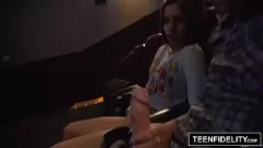 Reproduzir Encontro público impertinente de Katya Rodriguez: um final cremoso de fidelidade adolescente