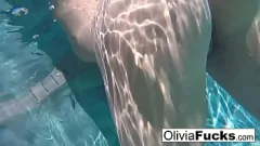 تشغيل الاستمناء تحت الماء مع شقراء مفلس أوليفيا أوستن