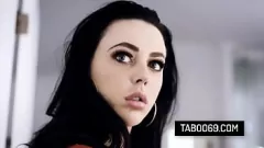 Teen brune Whitney Wright dans Taboo Family Double Pénétration Porno