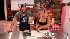 Jouer Nathan Bronson et Hayley Davies: libérer la passion dans une interview explicite