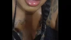 Afspelen Harde pik die het exotische, getatoeëerde poesje van BBW ebony dichtslaat