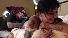 Reproducir La morena Misha Montana se tatua: grandes tetas y piercings en un ardiente 1080p BTS