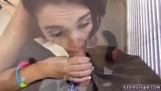 Reproduzir Tesoura adolescente gostosa e cum nas tetas sucção treadbros bananeira