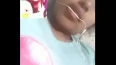 Jouer Perrita negra bigotona me ve masturbar y se masturba 2